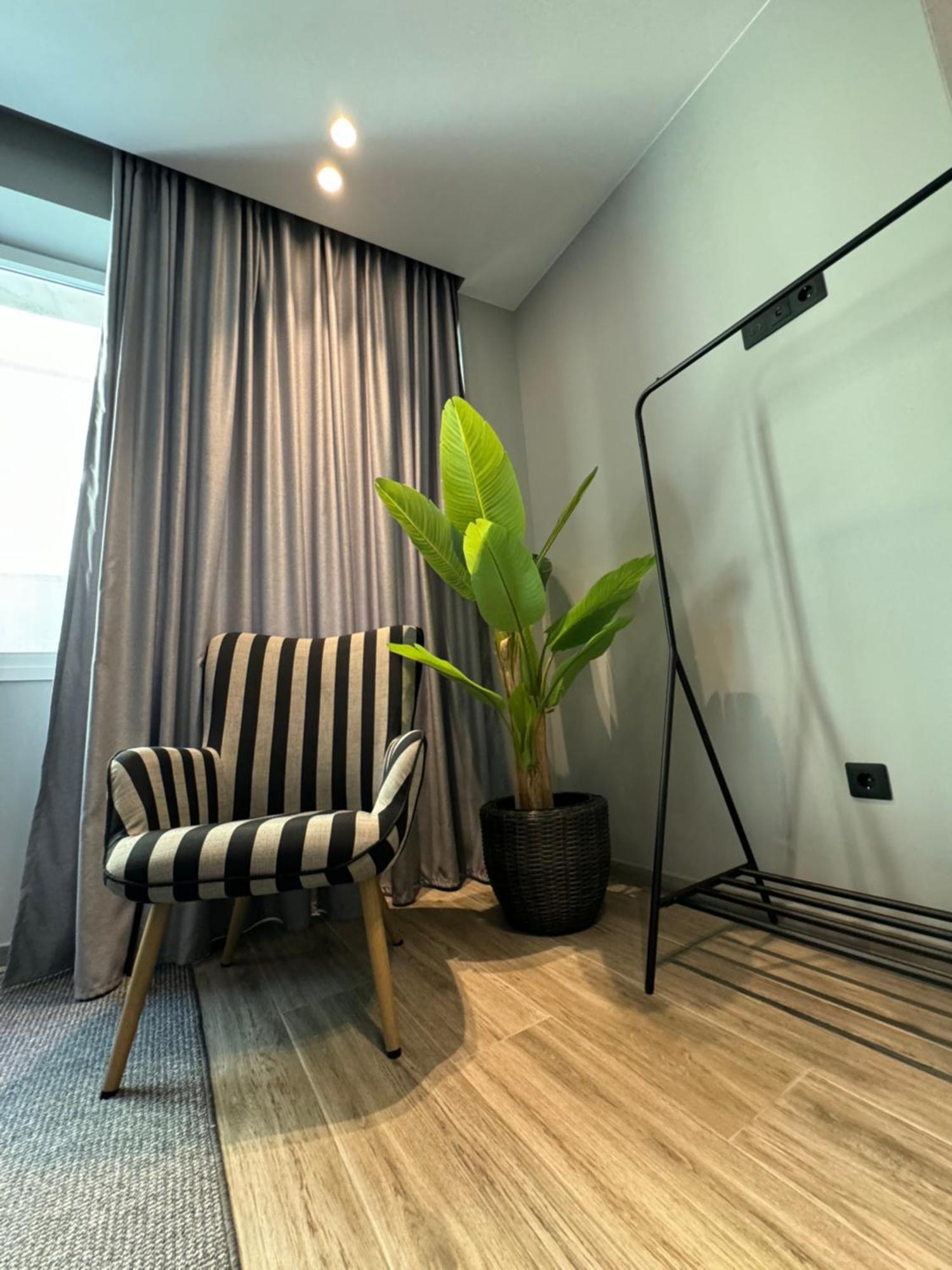 No9, Chic & Modern 2Bdr Apartment In The Centre Of Thessaloniki Exterior photo